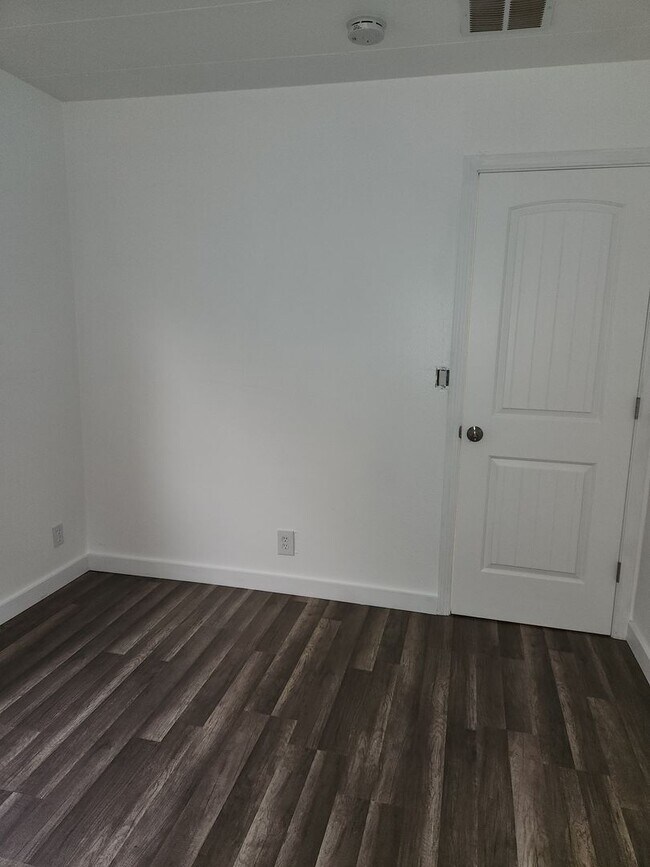 Building Photo - 3bed 2bath House