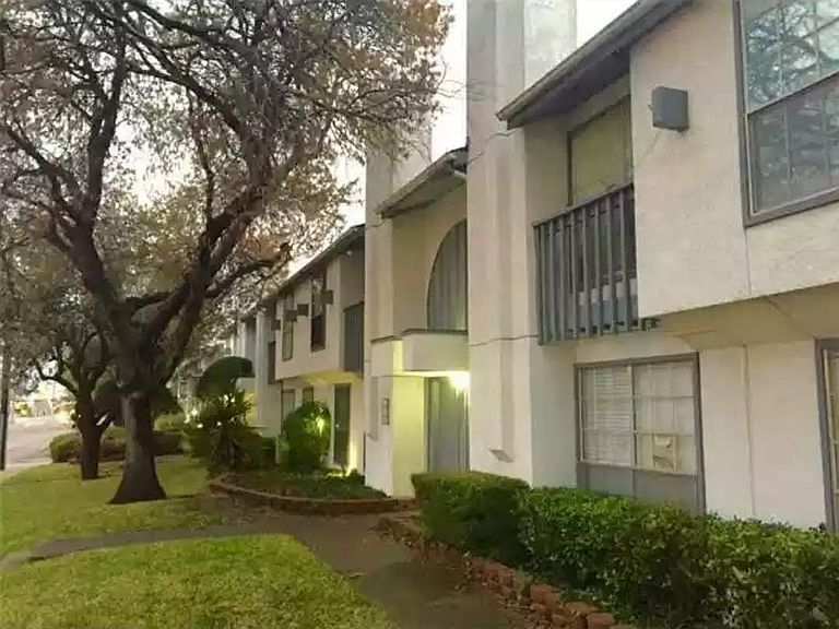 Building Photo - 12888 Montfort Dr