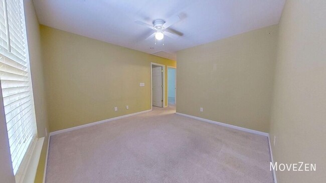 Building Photo - 5932 Hollow Wood Ct