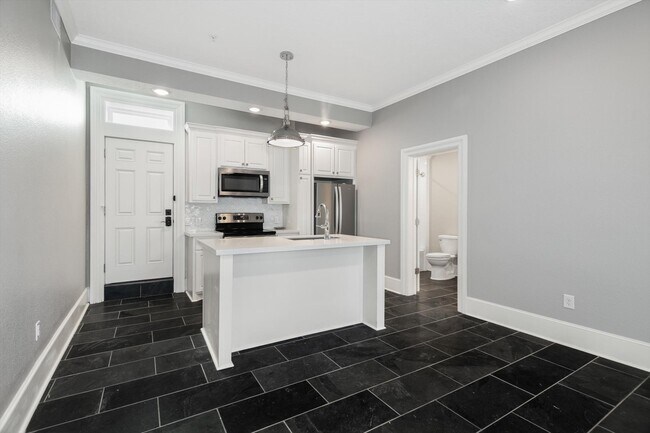 Building Photo - 2401 Market St