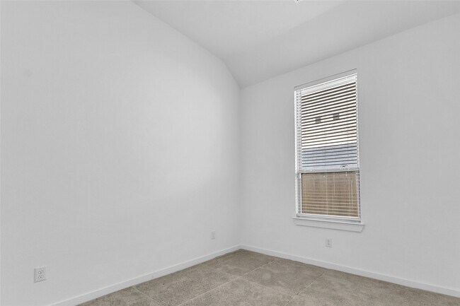 Building Photo - 1805 Everglades Dr