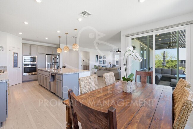 Building Photo - 2532 Eastridge Dr