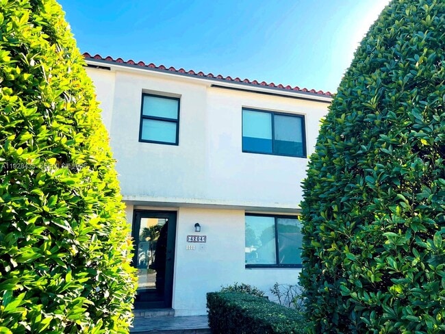 Building Photo - 4204 SW 14th St