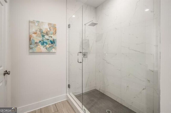 Building Photo - 3165 Dogwood Dr