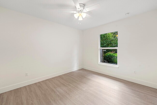 Building Photo - 7304 Miramar Ave