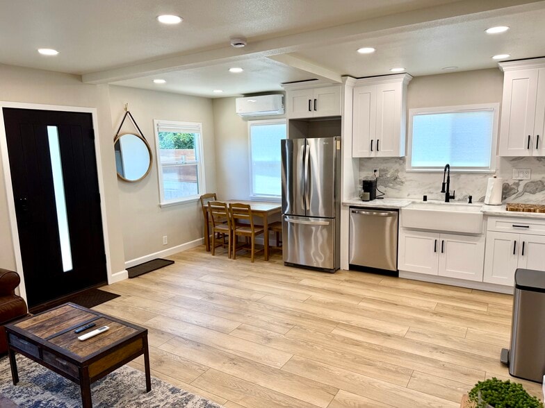 Building Photo - 4869 Inglewood Blvd