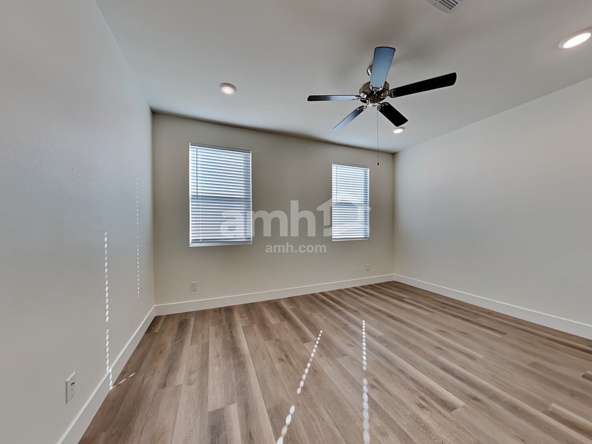Building Photo - 537 Silverbell Falls Pl