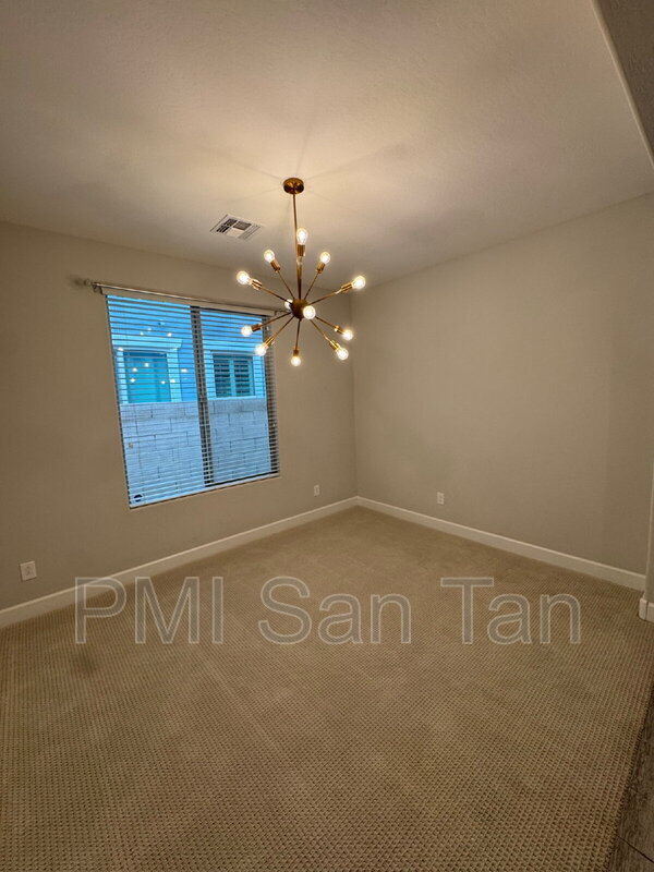 Building Photo - 4350 E Mesquite St