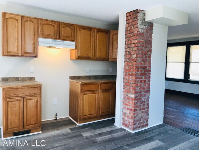 Building Photo - 3 br, 1.5 bath House - 473 Electric Ave