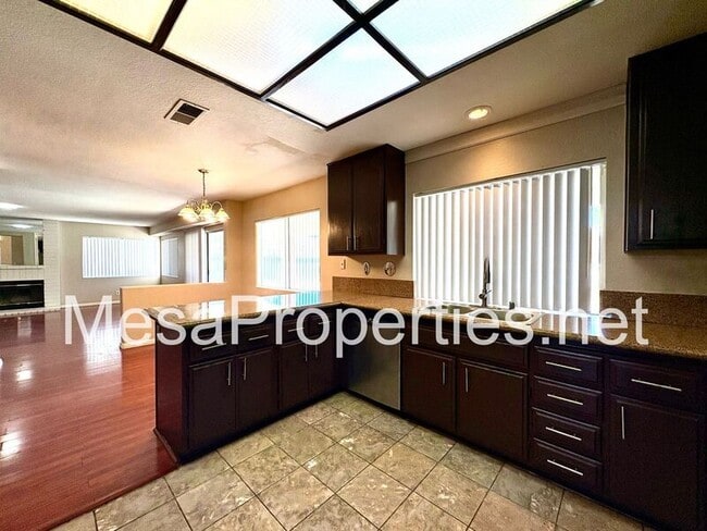 Building Photo - 14383 La Crescenta Ave