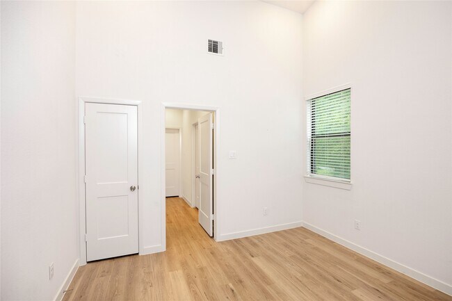 Building Photo - 2521 Appian Wy