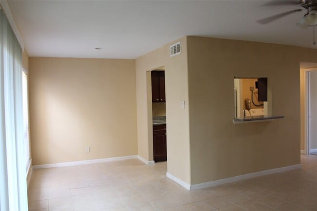 Building Photo - 16111 Aspenglenn Dr