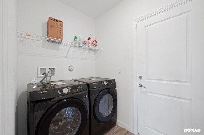 Building Photo - Spacious 5BR House in Fort Pierce, minutes...