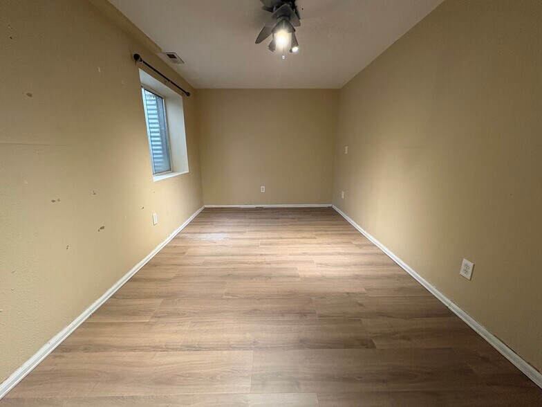 Building Photo - 3920 Anvil Dr