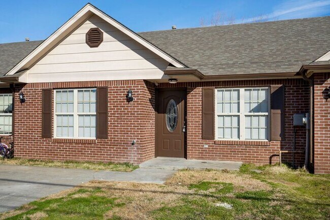 Building Photo - 1015 E Grayson Ave