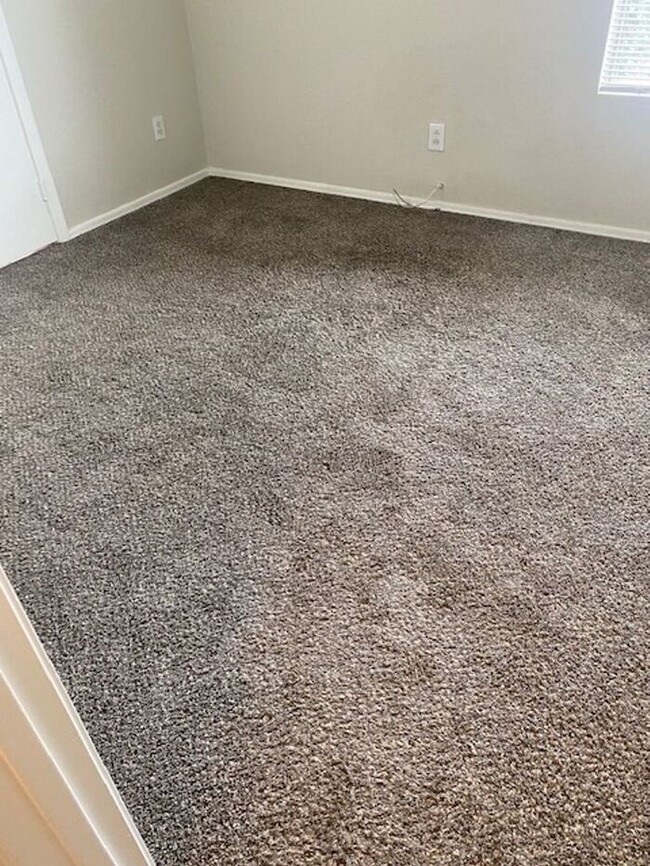Building Photo - $2,350 3 Bedroom Gilbert 85296 Home For Le...