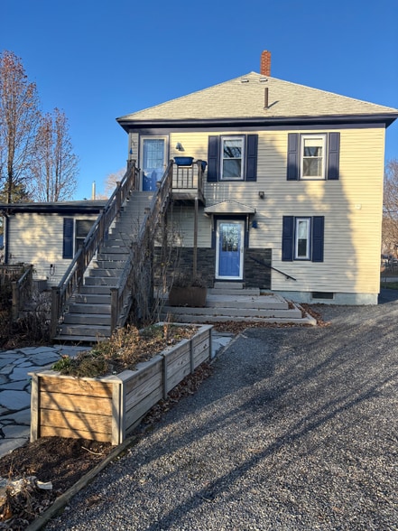 Building Photo - 34 Pleasantdale Ave