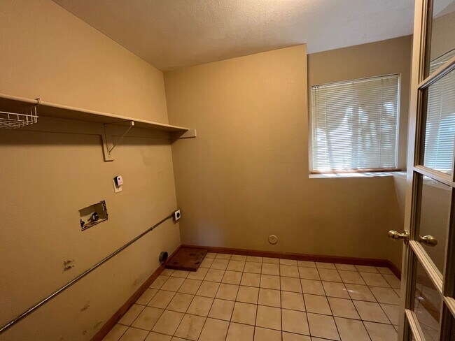 Building Photo - Beautiful Home in North Fort Collins