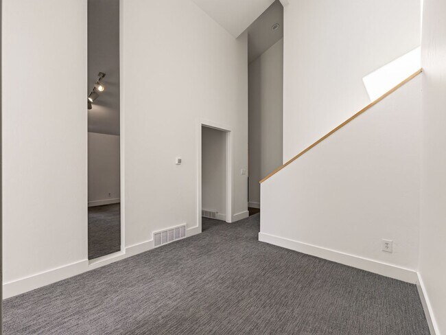 Building Photo - 11107 Gambel Oak Cir