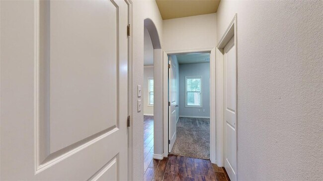 Building Photo - 102 Richards St