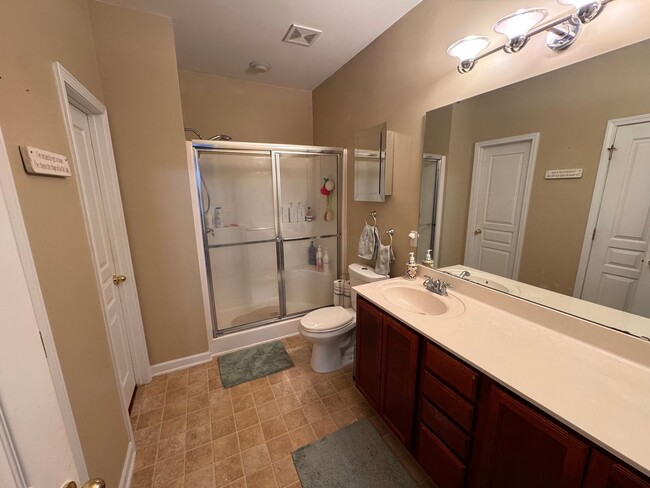 Building Photo - Charming Getaway