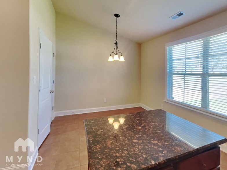 Building Photo - 601 Summer Cove Cir NW