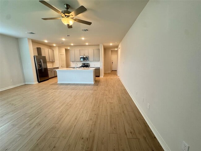 Building Photo - 101 Hereford Lp