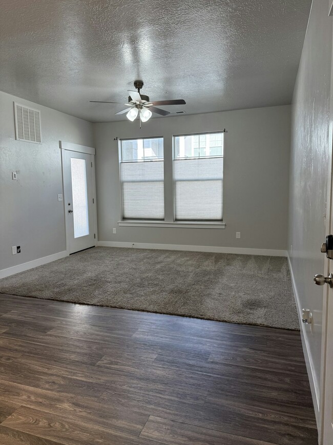 Building Photo - 1836 W Terra Vista Ln