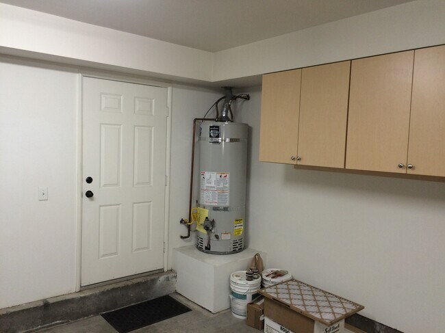 Building Photo - 1711 E 68th St