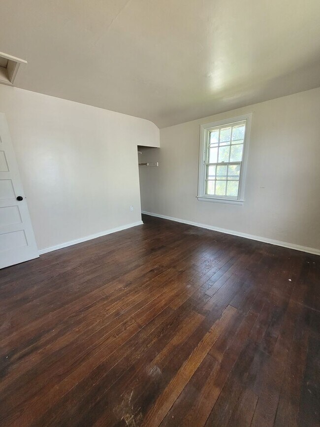 Building Photo - 3 bedroom house York