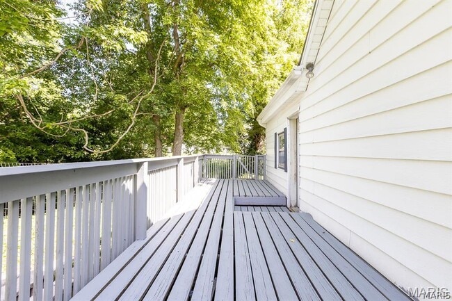 Building Photo - 417 N John St