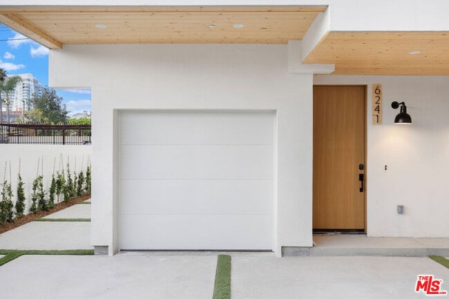 Building Photo - 6241 Banner Ave