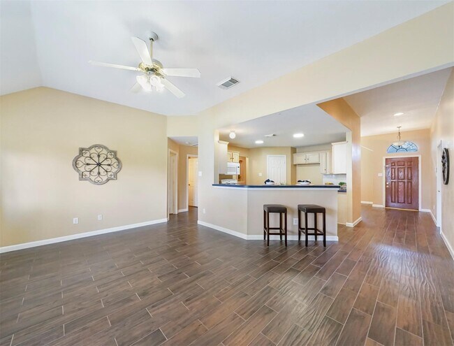Building Photo - 5219 Bay Pines Dr