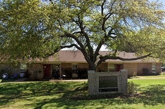 Building Photo - 1600 E Murchison St