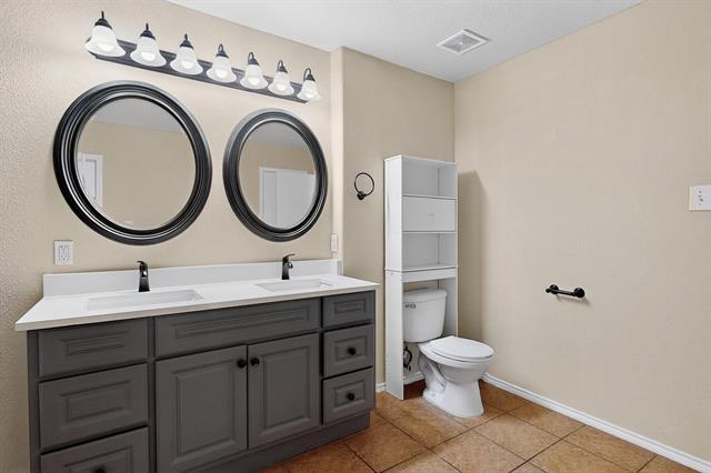 Building Photo - 621 Berry Tr