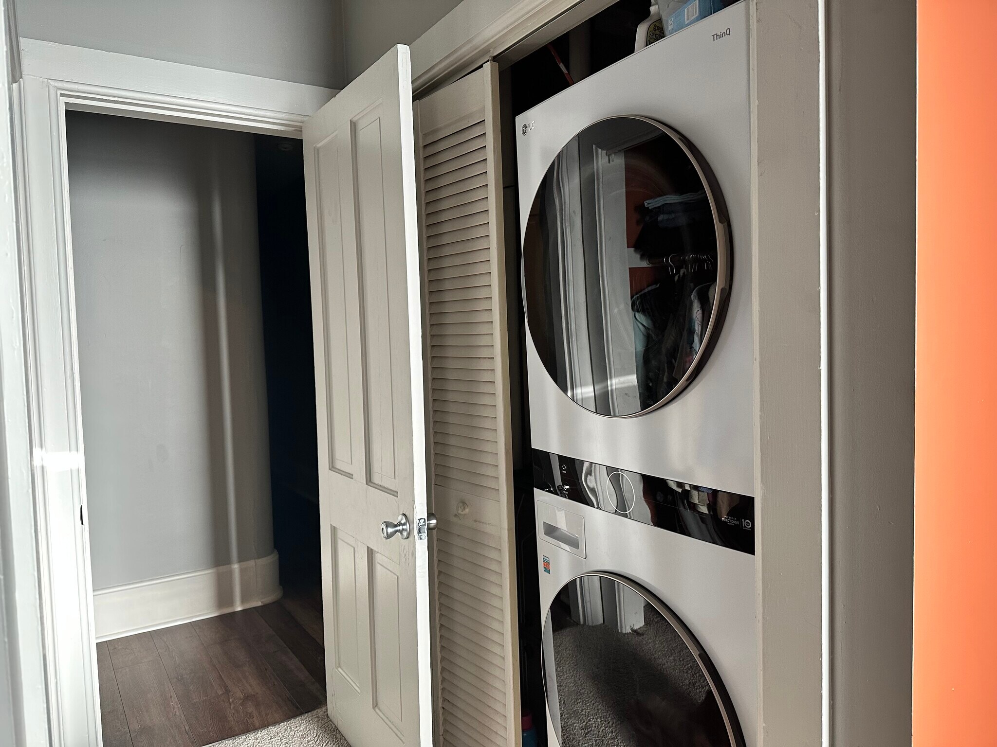 Washer dryer - 1633 Main St