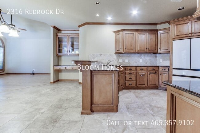 Building Photo - 2316 Redrock Dr