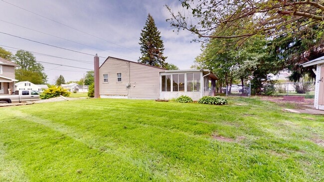 Building Photo - Available Now- 2 bedroom ranch in Bucyrus