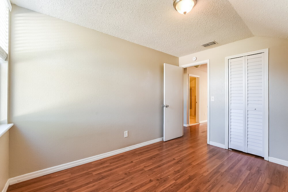 Building Photo - 9801 Red Clover Ave