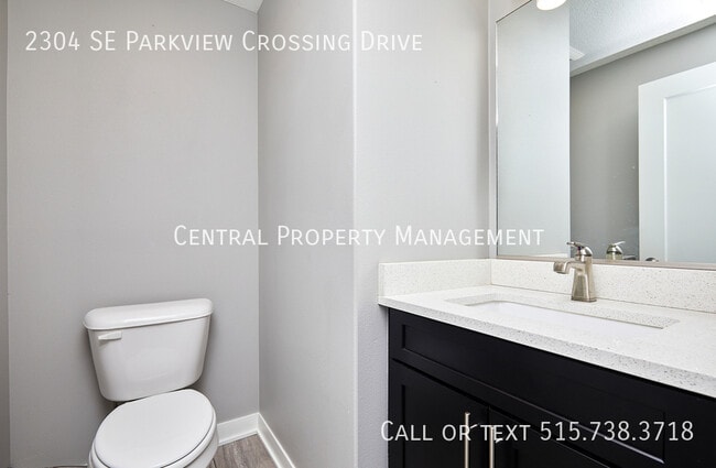 Building Photo - 2304 SE Parkview Crossing Dr