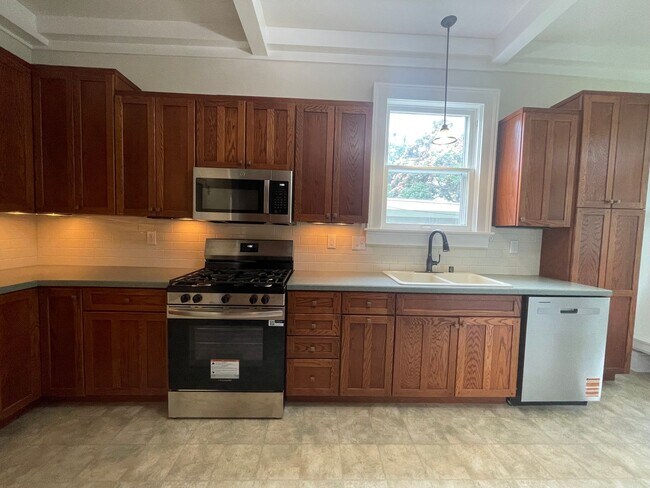 Building Photo - 2 Story Home- Ready For You!