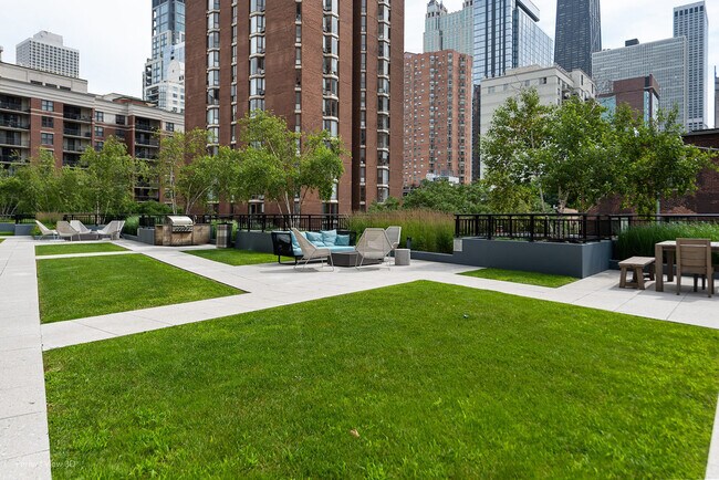 Building Photo - 1080 W Addison St