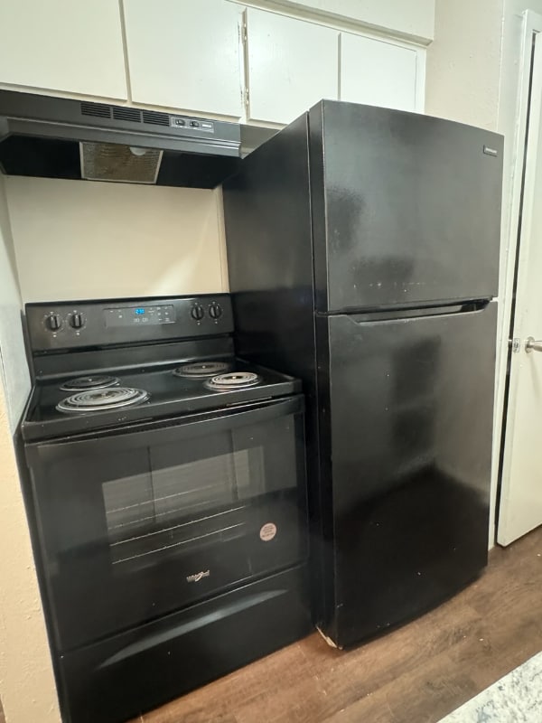 Building Photo - 1533 Industrial Dr E