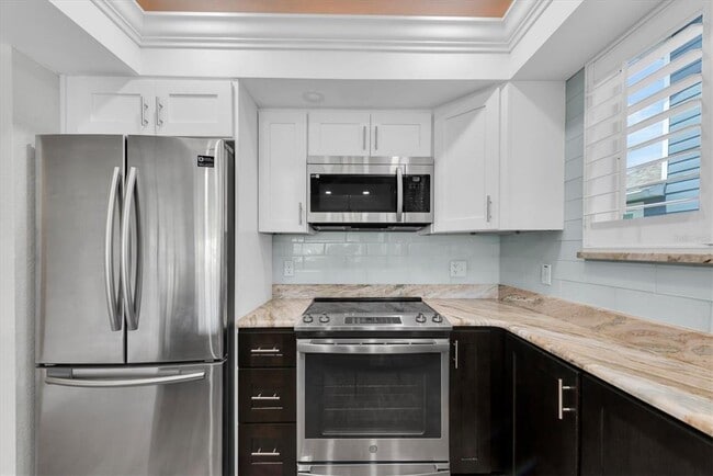 Building Photo - 802 Hidden Harbour Dr