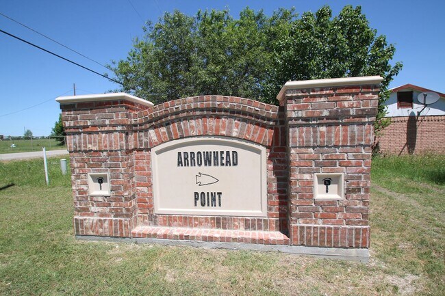 Building Photo - 154-156 Crossbow Ct.