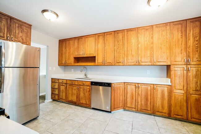 Building Photo - 6544 Portsmouth Dr