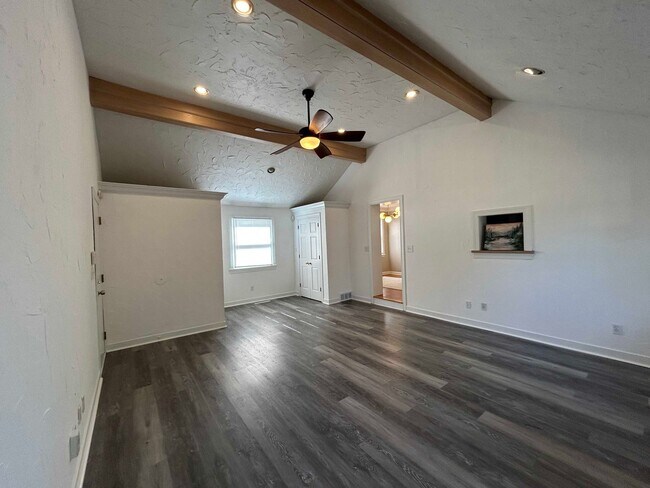 Building Photo - Spacious Colonial For Rent in Lyndhurst