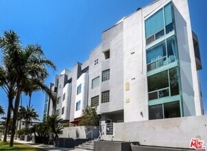 Building Photo - 401 California Ave