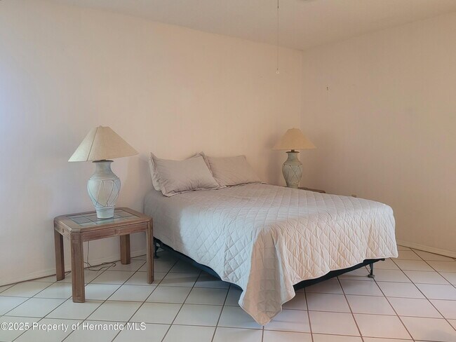 Building Photo - 7559 Heather Walk Dr