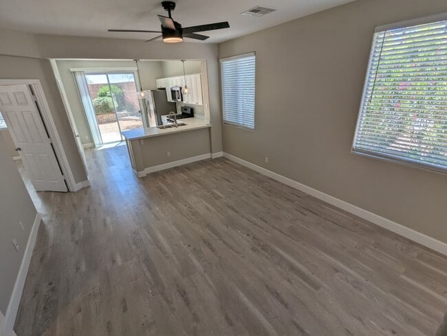 Building Photo - 10957 Napa Ridge Dr